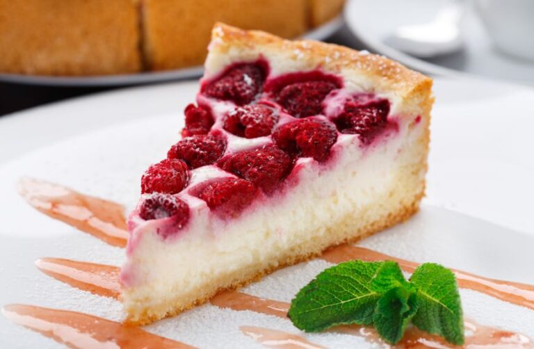 Bez pečenja Recept za cheesecake s malinama i bijelom čokoladom gotov