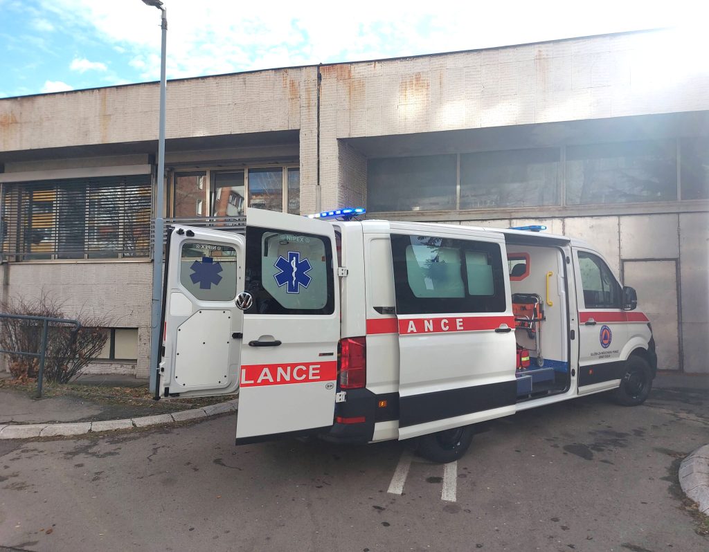 Grad Tuzla Donirao Sanitetsko Vozilo Za Slu Bu Hitne Medicinske Pomo I