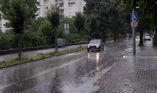 Kišobrani će Nam I Dalje Trebati: Pljuskovi Sa Grmljavinom I Narednih ...