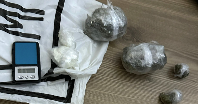 MUP TK: Pronađena opojna droga, oružje i novac u Tuzli, jedna osoba uhapšena