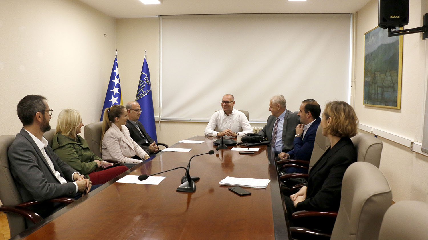 Foto: U Gradskoj upravi Tuzle potpisani ugovori sa četiri kulturno nacionalna udruženja Foto: U Gradskoj upravi Tuzle potpisani ugovori sa četiri kulturno nacionalna udruženja