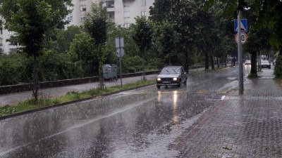 Zbog očekivanih obilnih padavina za ponedjeljak izdato narandžasto upozorenje