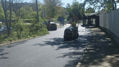 Foto: Završna faza radova na sanaciji kolovoza u dijelu ulice Džindić Mahala u Tuzli