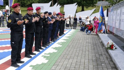 Foto: Na Slanoj Banji obilježen Dan tuzlanskih jedinica: Više od tri decenije sjećanja na heroje odbrane Tuzle i Bosne i Hercegovine