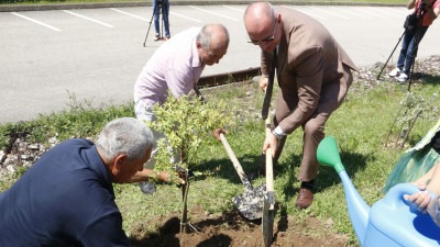 Foto: Gradonačelnik Lugavić podržao aktivnosti povodom Svjetskog dana zaštite okoliša u Tuzli