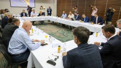 Sastanak stranaka Trojke i HDZ-a u Konjicu: Vlada FBiH funkcioniše