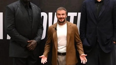 Viralna fotografija: Beckham (183 cm) između Shaqa (216 cm) i Minga (229 cm)