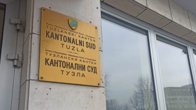 Pod dejstvom alkohola upravljajući automobilom brzinom većom od dozvoljene ubio pješaka; Kantonalni sud u Tuzli Munira Hadžića osudio na tri godine zatvora