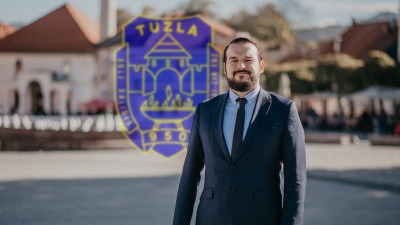 Admir Čavalić: Kako ekonomski zakoni razotkrivaju političke mitove (ili “O prognozama”)