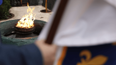 Video/Foto: Pred spomenicima stradanja i otpora: Dan ponosa i antifašističke tradicije BiH; Komšić i Bećirović: BiH je neuništiva, generacije će je čuvati