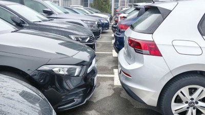 Boja automobila utječe na njegovu vrijednost pri preprodaji; Šarene boje loše prolaze