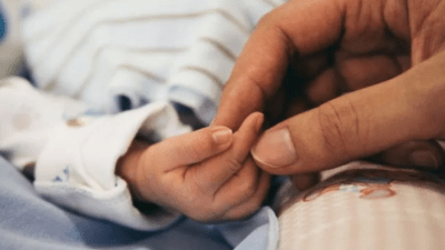 Žene protiv žena u Parlamentu FBiH: Zašto je odbijen zakon o pratnji na porodu, uprkos vapajima majki i struke?