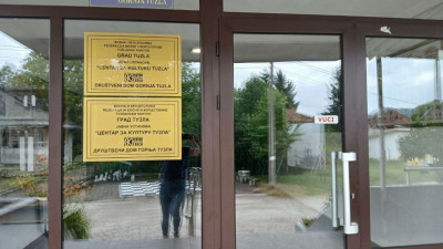 Foto: Redizajn spomen-sobe i nova postavka u Ateljeu ”Ismet Mujezinović” u Tuzli