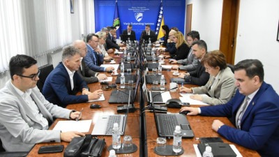 Vlada TK dala saglasnosti na tekstova sporazuma kojim se produžava važenje kolektivnih ugovora za djelatnosti osnovnog i srednjeg obrazovanja u TK