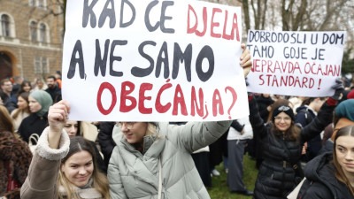 Foto: Opasni uslovi u studentskim domovima: Studenti protestima zahtijevaju hitnu intervenciju Vlade KS