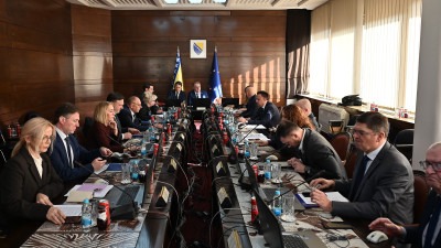 Foto: Usvojen nacrt budžeta FBiH vrijedan oko 8,9 milijardi; Fokus na penzije, socijalnu zaštitu i stabilnost