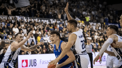 Košarkaši Bosne i Hercegovine nakon dramatične završnice poraženi od Srbije u Sarajevu