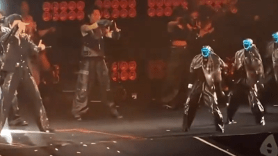 Video: Plesna tačka humanoidnih robota na koncertu u Čengduu oduševila Internet