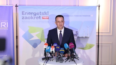 Lakić: U Tuzli i Banovićima nove fotonaponske elektrane na rudarskim poljima, a u Zenici zbrinjavanje radnika Rudnika Zenica, vrijednost projekta 80 miliona eura