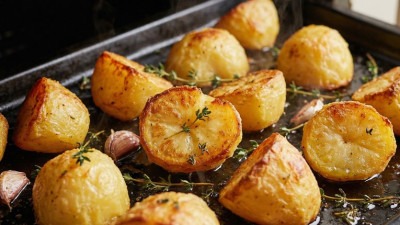 Trik za najhrskavije pečene krompire koji se ne lijepe za lim