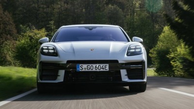 Foto: Osvježena Panamera stiže 2028. s novom tehnologijom i hibridima