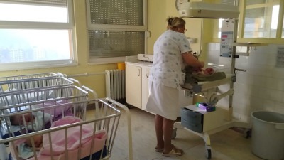 Proteklog vikenda u UKC Tuzla rođeno 37 beba
