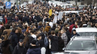 Video/Foto: Građani se okupili kod tramvajske stanice da odaju počast žrtvama tragedije; Koliko će puta djeca plaćati cijenu nečijeg nemara