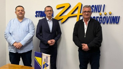 Dva vijećnika u Općinskom vijeću Kladanj pristupili Stranci za BiH, prešla kompletna organizacija DF-a