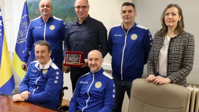 Foto: Gradonačelnik Lugavić upriličio prijem za Streljački klub osoba s invaliditetom Tuzla