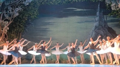 Foto: Baletna večer za pamćenje: ‘Labuđe jezero’ oduševilo publiku u Tuzli