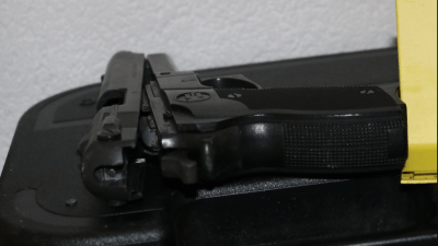 Krađa u trgovačkom objektu u Gračanici, pucali na policiju; Dvije osobe uhapšene, treća u bjekstvu