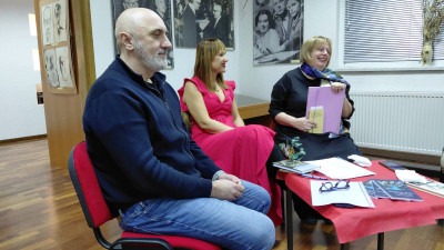 Foto: Održana poetska večer ‘Neka govori ljubav’ u Domu književnosti Tuzla