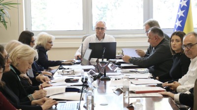 Kolegij gradonačelnika Tuzle: Komunalne takse, upravno rješavanje i nova poslovna zona