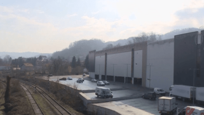 Video: Propast tuzlanskih giganata; Umjesto fabrika danas trgovački centri