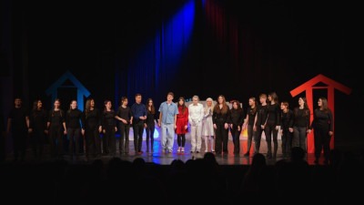 Foto: Na sceni BKC-a Tuzla premijerno izvedena predstava ‘(Ne) dam ti se’