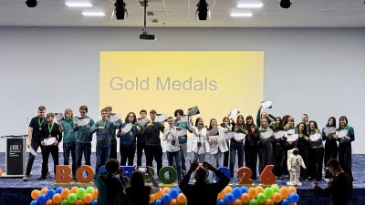 Foto: Učenici iz Tuzle ostvarili historijski uspjeh na BOSEPO-u osvojivši 42 medalje
