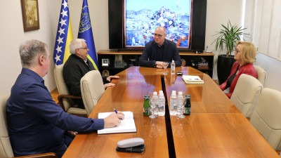 Foto: Gradonačelnik Lugavić sastao se s predstavnicima Mreže aktivnog starenja Tuzla