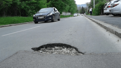 Gdje su pare: Vozači u BiH dali 18 MILIJARDI maraka, a putevi među najgorim u Evropi