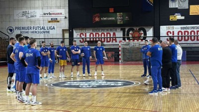 Rukometaši BiH u Tuzli počeli pripreme za dvomeč s Kosovom