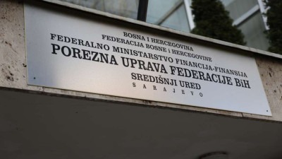 Porezna uprava FBiH predstavila podatke: U FBiH i dalje pada broj zaposlenih
