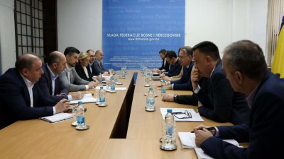 Nikšić i resorni ministri s predstavnicima Operator-Terminala i ŽFBiH o snabdijevanju naftom