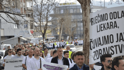 Tuzlanski doktori se spremaju za štrajk: Koliko su im plate povećane za pet godina i u čemu je ključni problem