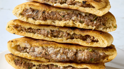 Arayes: Otkrijte tajnu za najsočniji brzi obrok iz tave