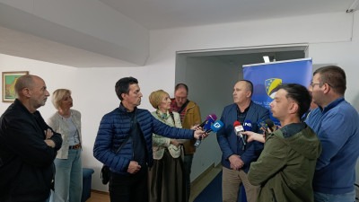 Zanimljivo u Skupštini TK: Glas za smjenu stranačkog kolege, dva zastupnika Srbi, ali nijedan “ne odgovara”