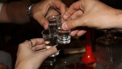 Evo koliko dugo alkohol iz pojedinih pića ostaje u organizmu i koliko trebate sačekati prije vožnje?!