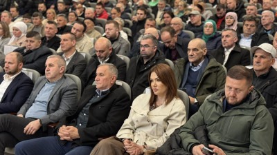 Foto: U Sapni održana javna tribina pod nazivom ‘SDA uz državu i narod’