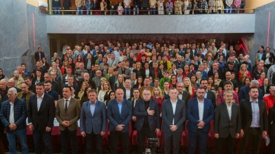 Foto: U Srebreniku održana javna tribina: ‘Politika koju vodi SDP BiH je zasnovana na mjerljivim rezultatima’