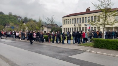 Slovenci cijelu noć stajali u redu da se upišu kod liječnice obiteljske medicine