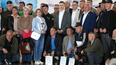 Foto/Živinice: Sportsko druženje veterana u znaku sjećanja i zahvalnosti