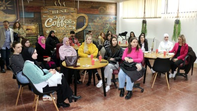 Foto: Na Filozofskom fakultetu u Tuzli upriličen konstruktivan dijalog studenata i gradonačelnika